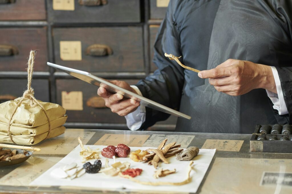 Chinese medicine practitioner reading online order